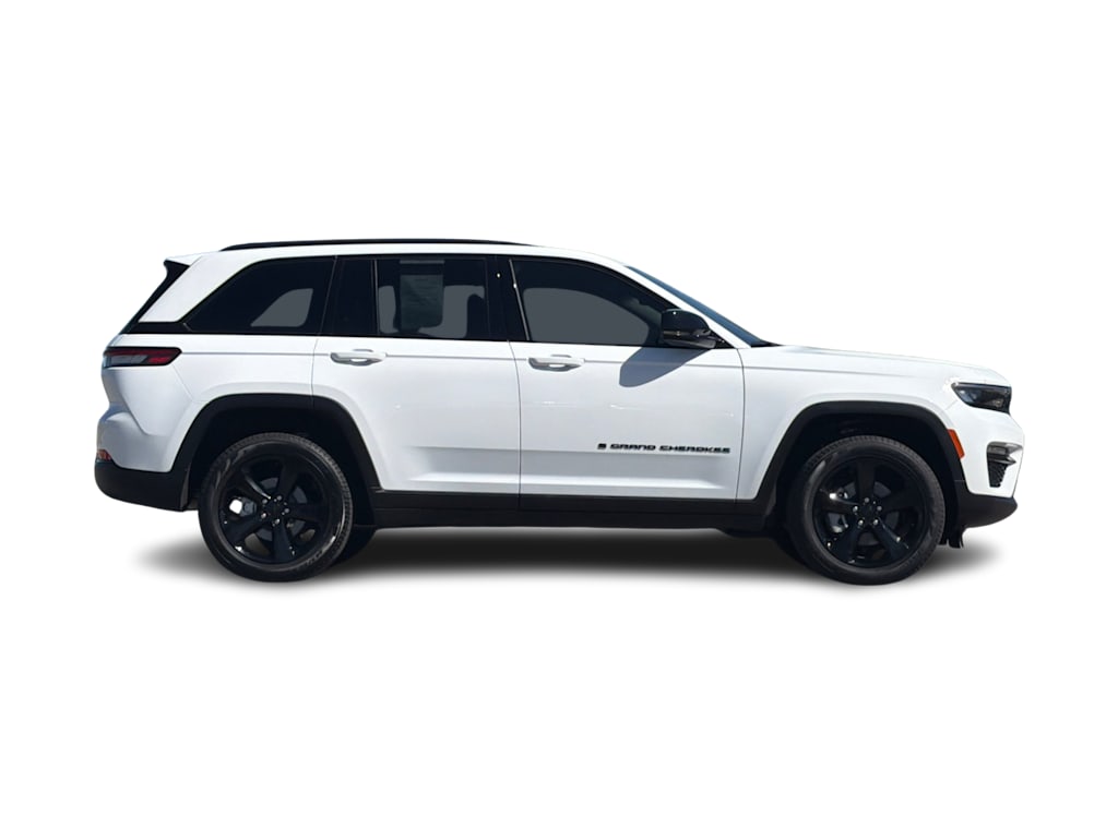 Thumbnail: 2025 Jeep Grand Cherokee - 17