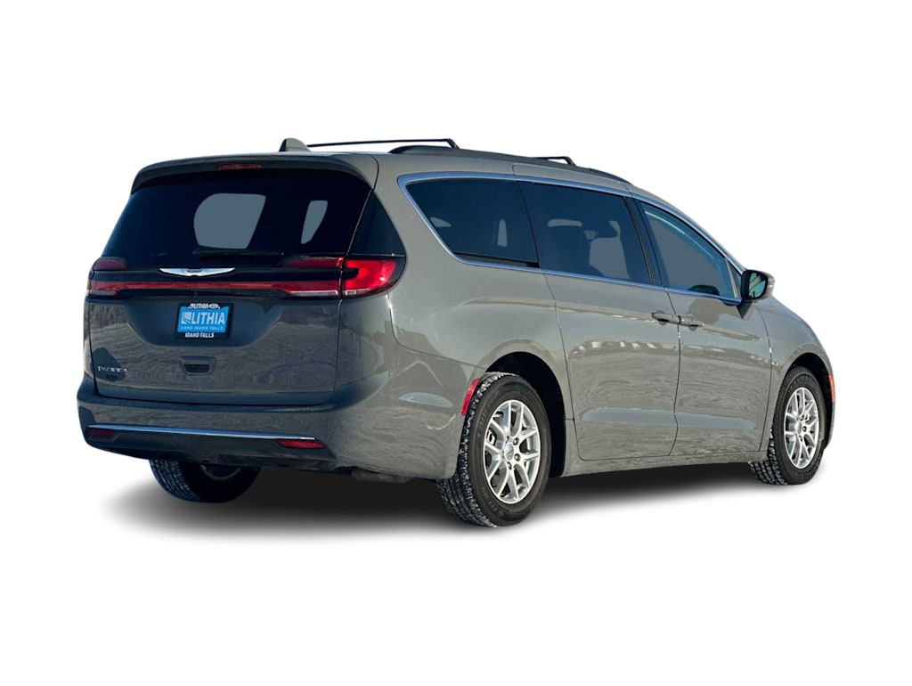 2022 Chrysler Pacifica Touring L 17