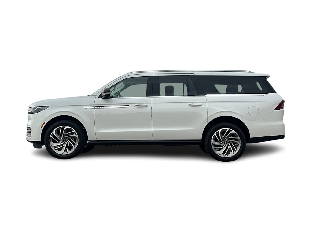 Thumbnail: 2026 Lincoln Navigator L - 3
