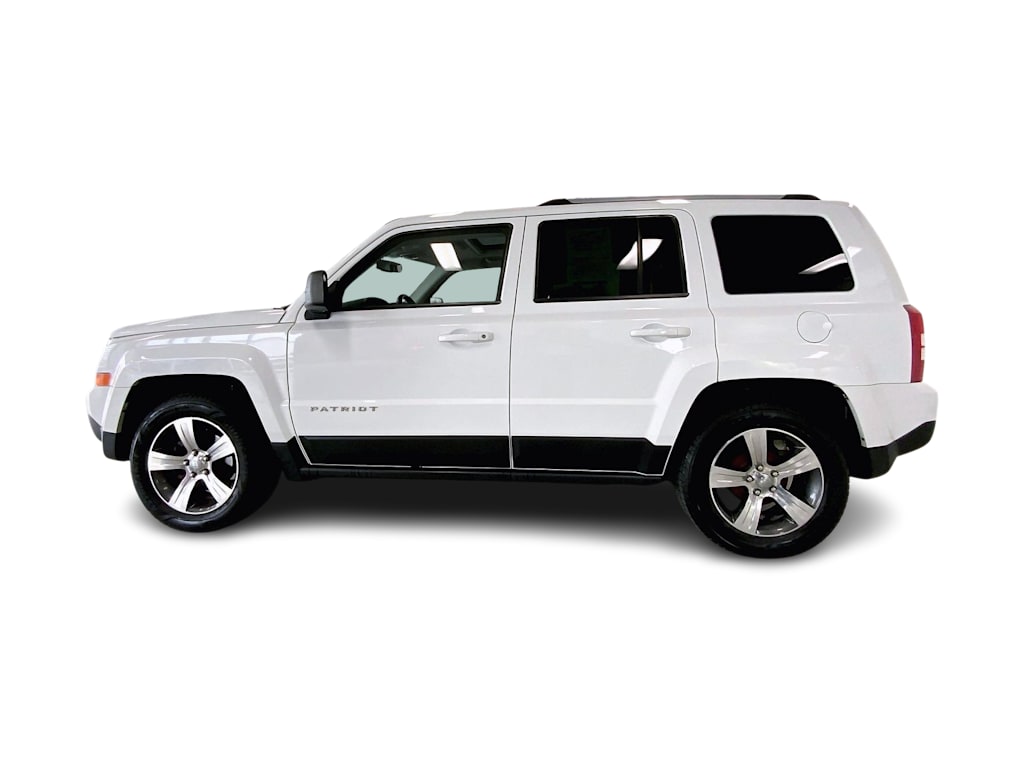 Thumbnail: 2016 Jeep Patriot - 3