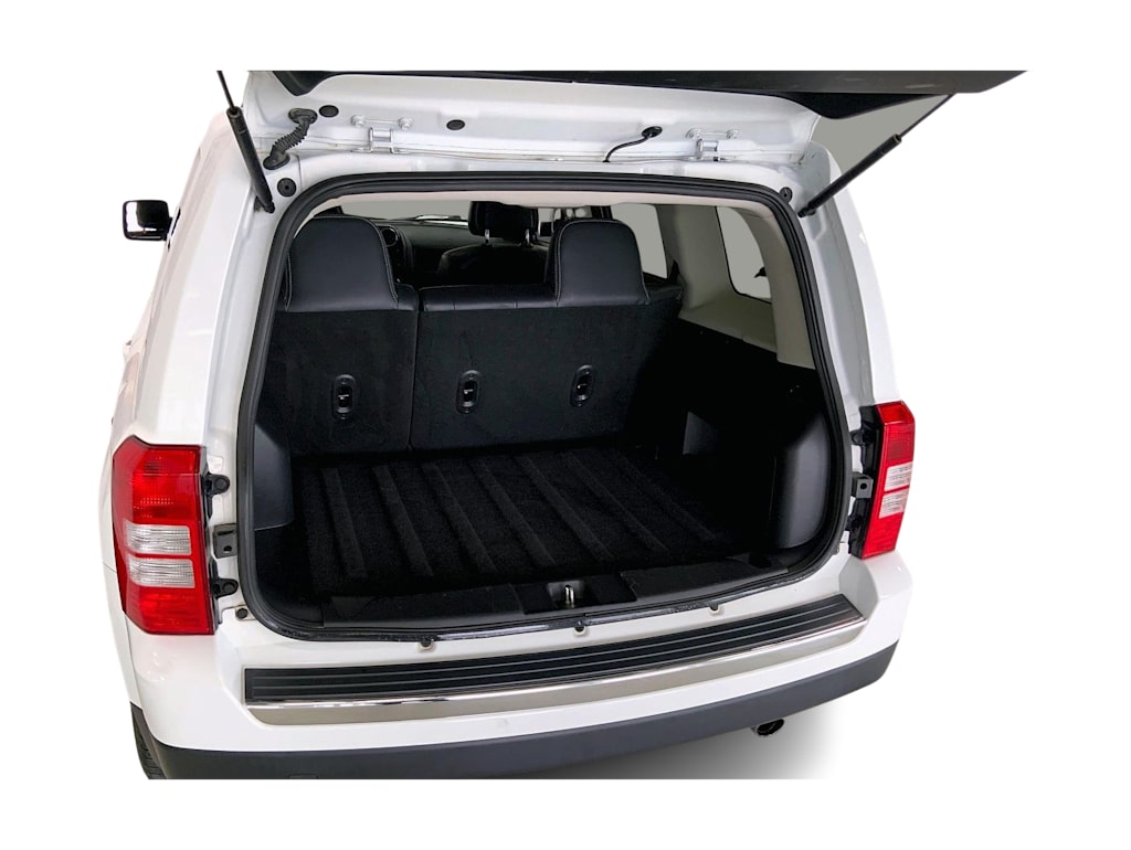 Thumbnail: 2016 Jeep Patriot - 15