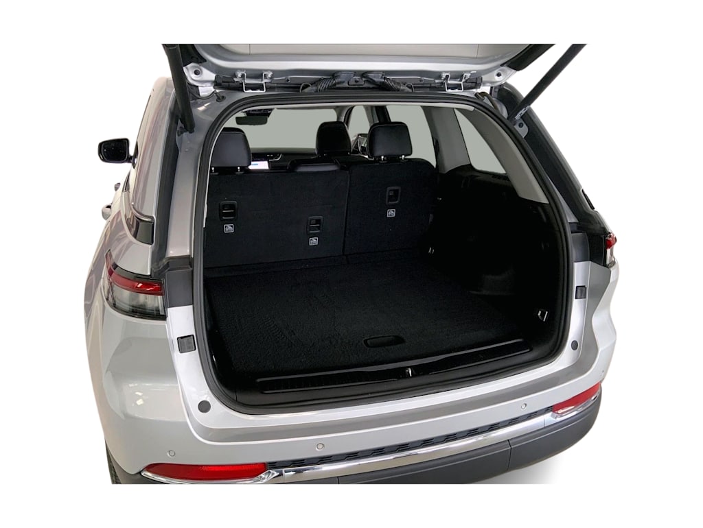 Thumbnail: 2023 Jeep Grand Cherokee - 17