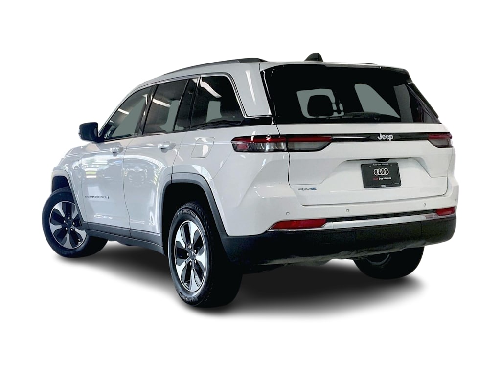 Thumbnail: 2022 Jeep Grand Cherokee - 4