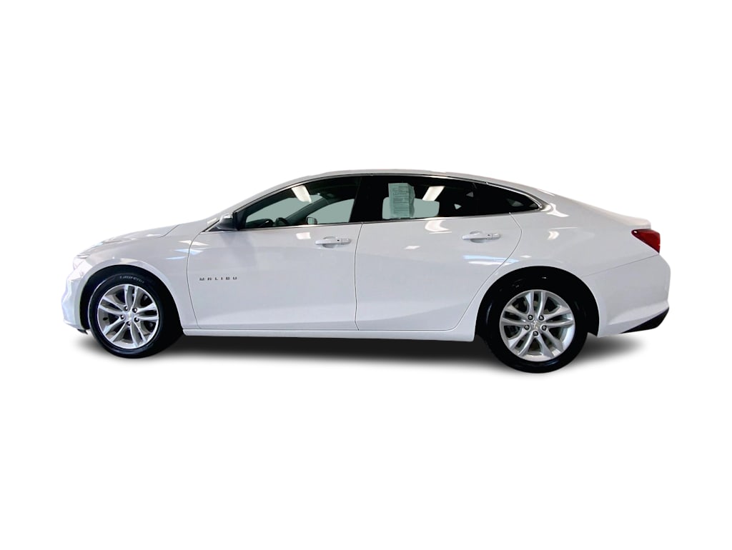 Thumbnail: 2017 Chevrolet Malibu - 3