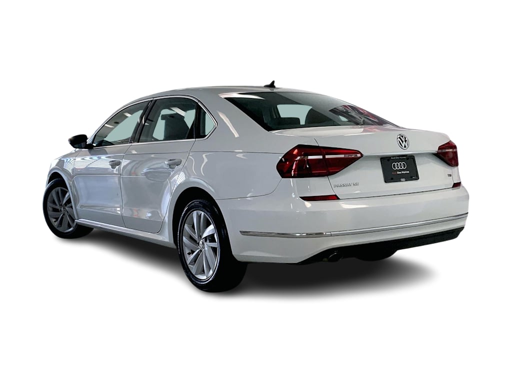 Thumbnail: 2018 Volkswagen Passat - 4