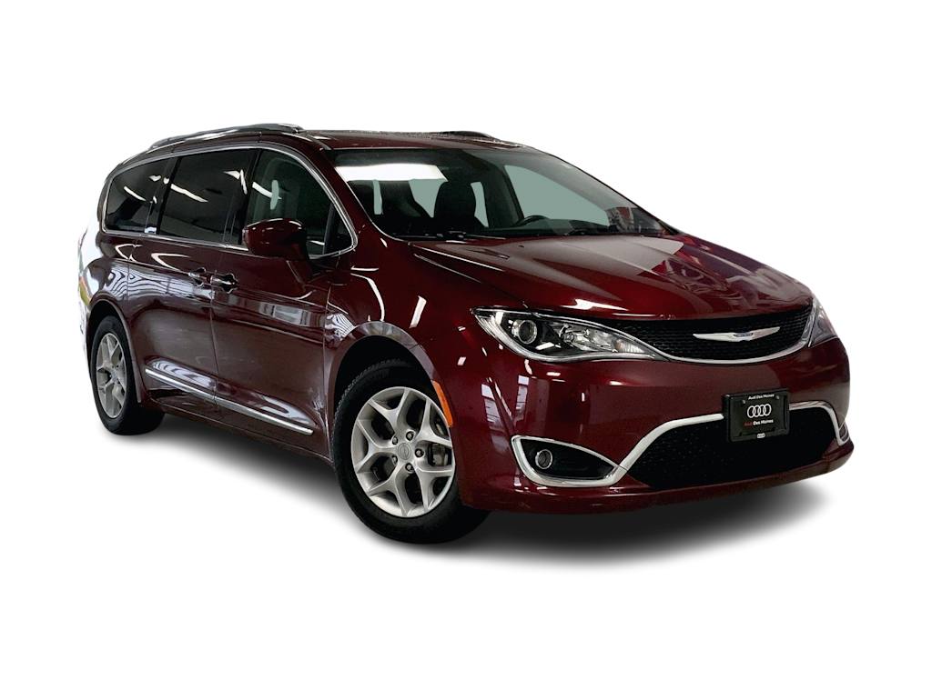 Thumbnail: 2018 Chrysler Pacifica - 21
