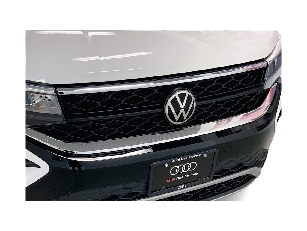 Thumbnail: 2023 Volkswagen Taos - 30