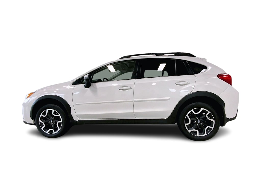 Thumbnail: 2017 Subaru Crosstrek - 3