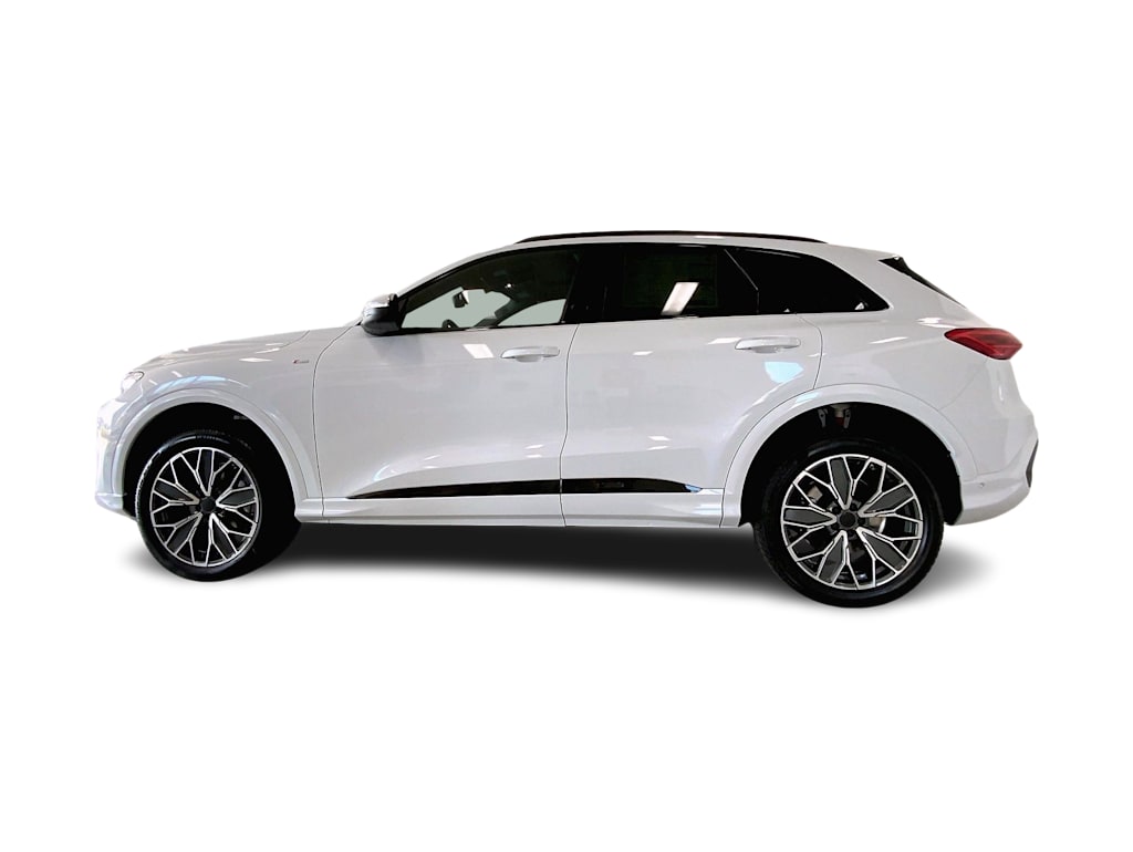 Thumbnail: 2026 Audi Q5 - 3