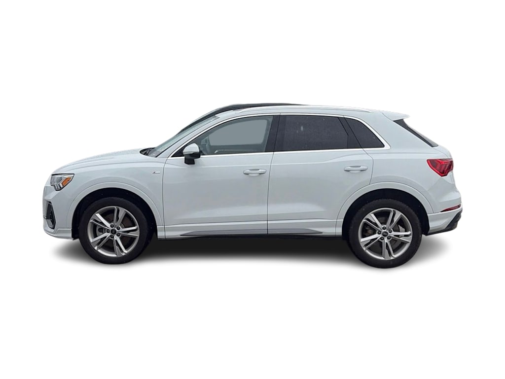 Thumbnail: 2023 Audi Q3 - 2