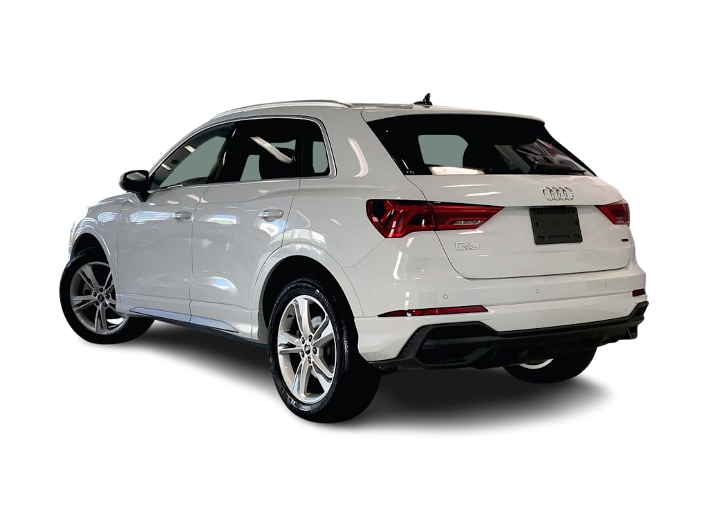 Thumbnail: 2023 Audi Q3 - 4