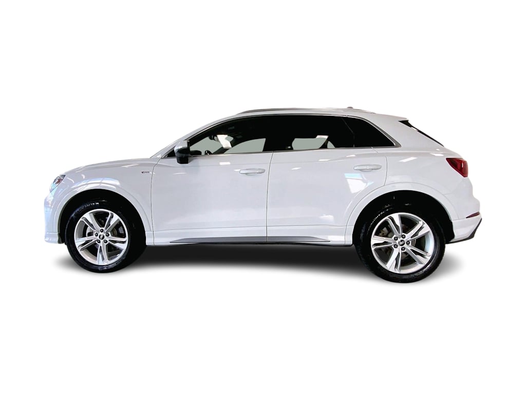 Thumbnail: 2023 Audi Q3 - 3