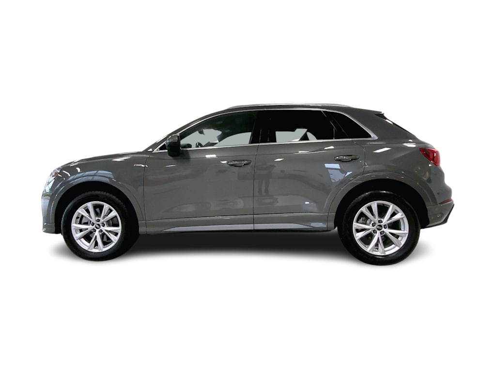 Thumbnail: 2024 Audi Q3 - 3