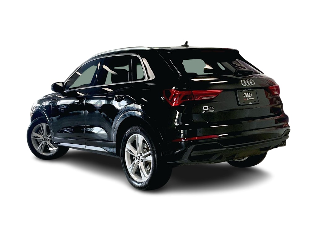 Thumbnail: 2023 Audi Q3 - 4