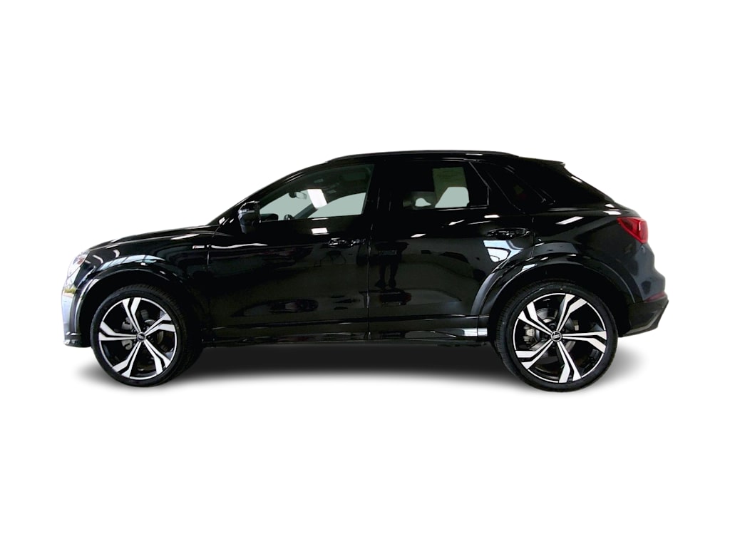 Thumbnail: 2023 Audi Q3 - 3