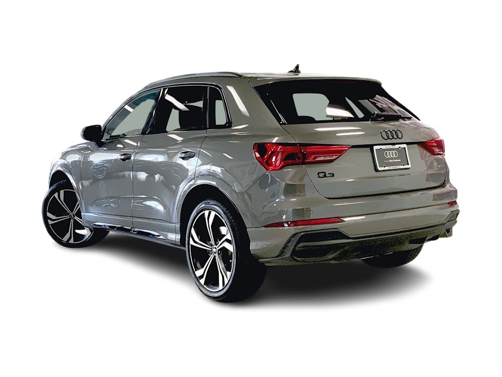 Thumbnail: 2023 Audi Q3 - 4