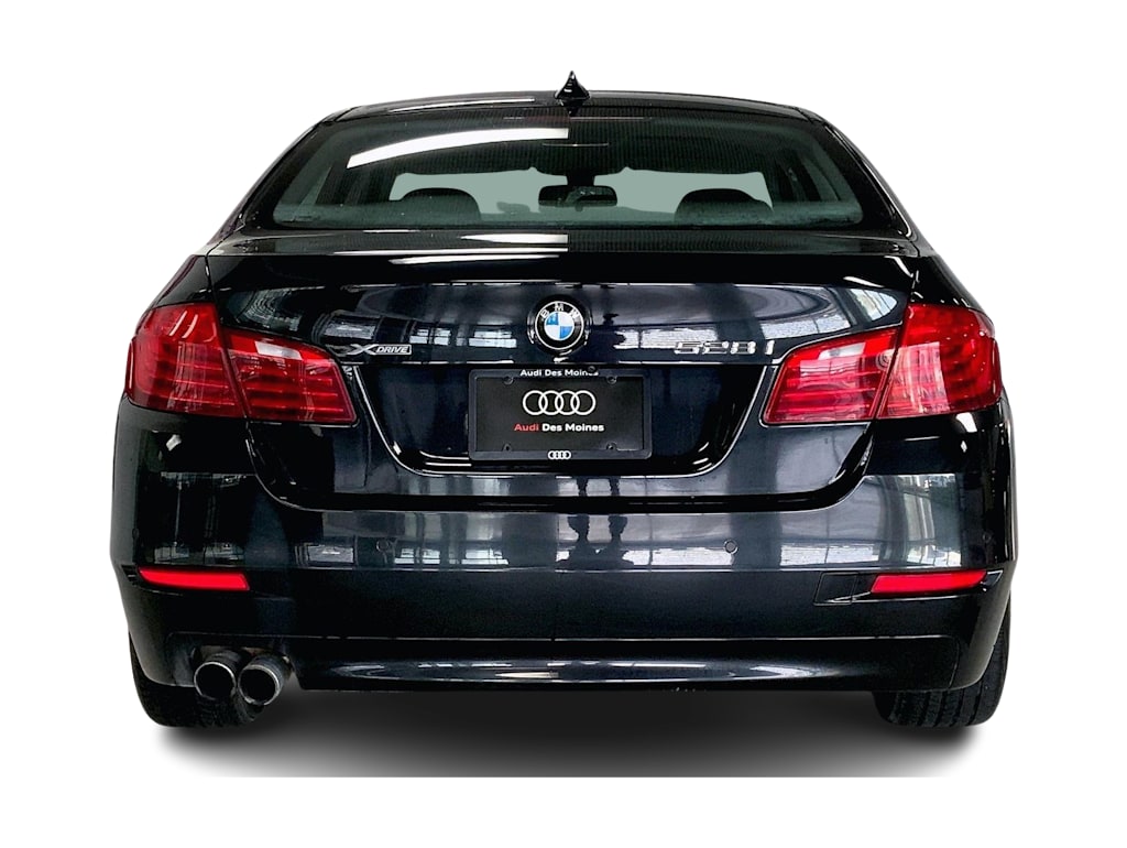 Thumbnail: 2015 BMW 5 Series - 5