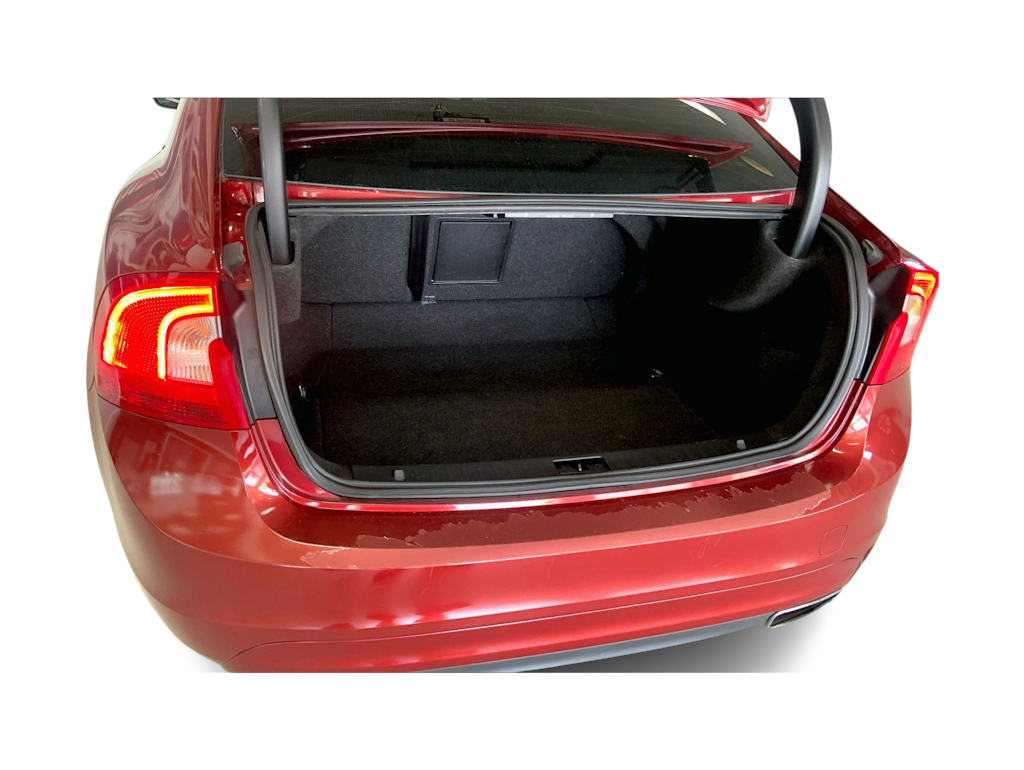 Thumbnail: 2016 Volvo S60 - 18