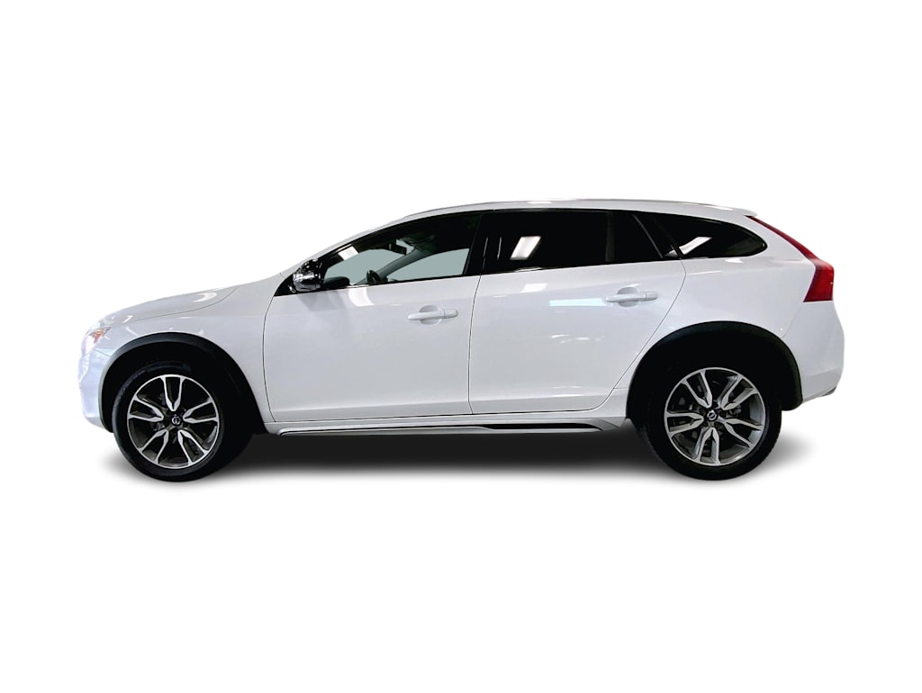 Thumbnail: 2018 Volvo V60 - 3