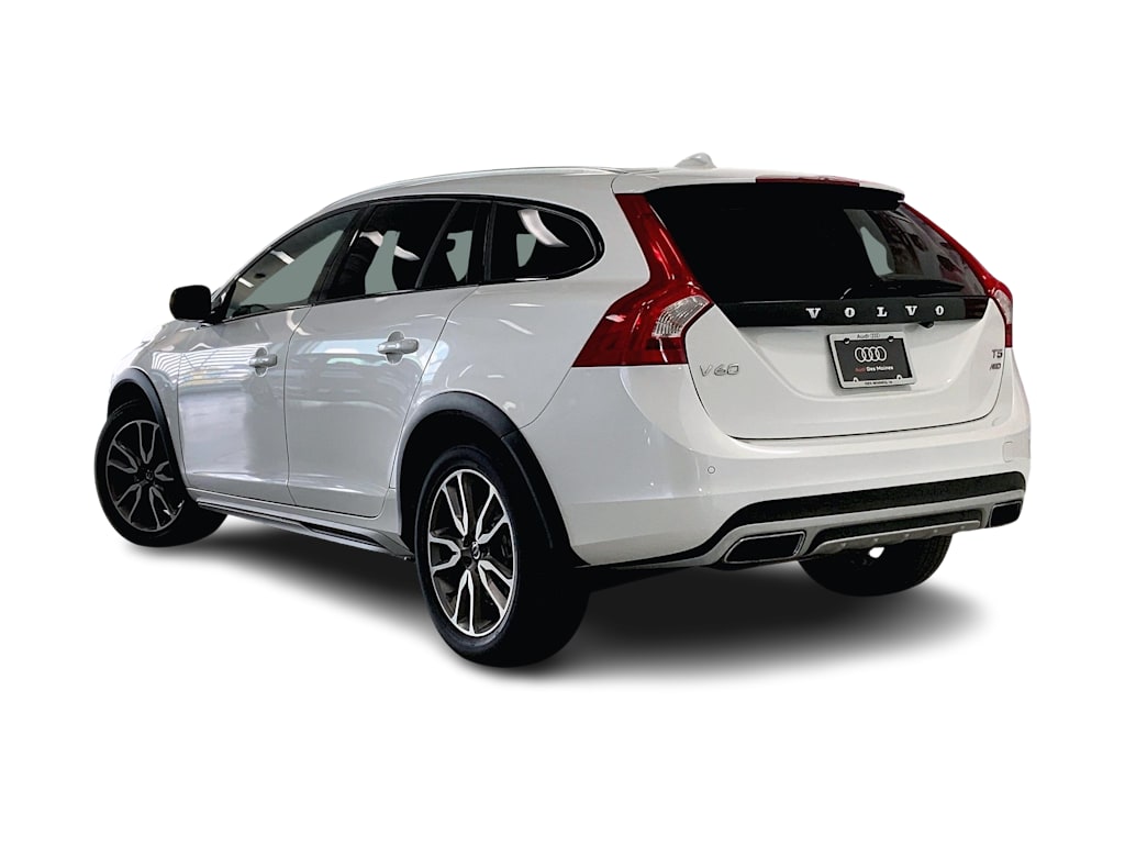 Thumbnail: 2018 Volvo V60 - 4
