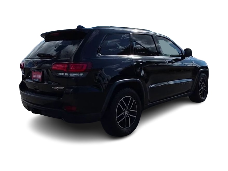 Thumbnail: 2018 Jeep Grand Cherokee - 22