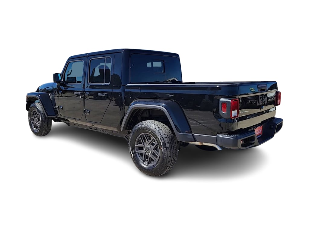 Thumbnail: 2026 Jeep Gladiator - 4