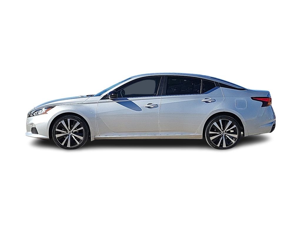 2022 Nissan Altima SR 25