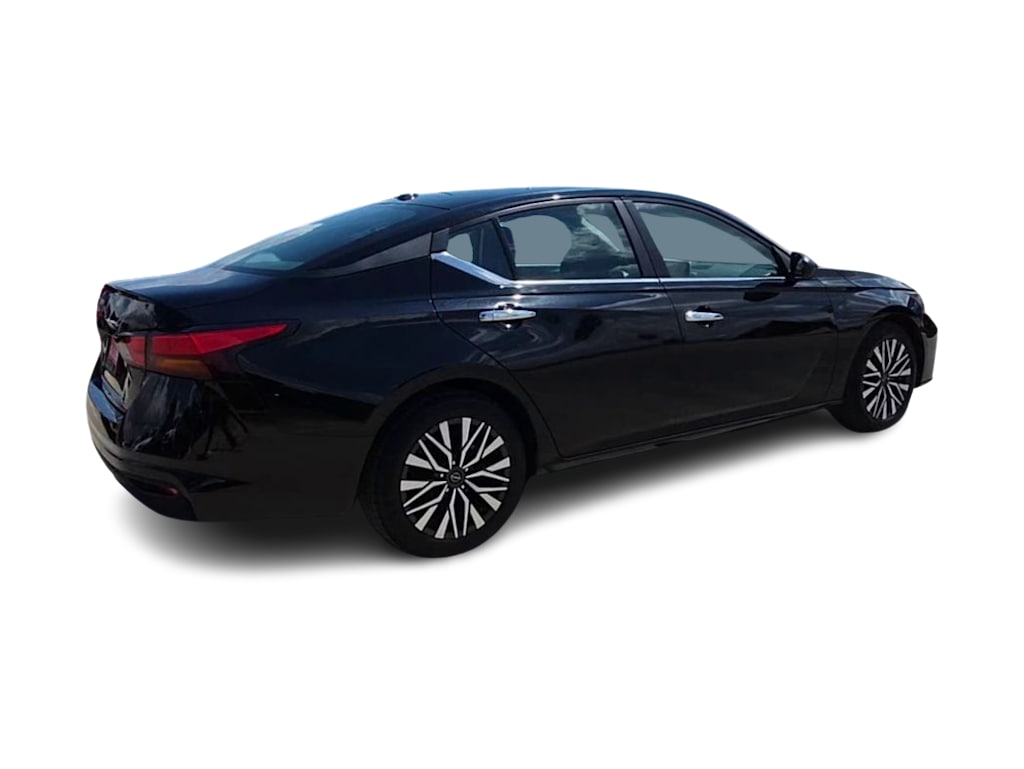 Thumbnail: 2025 Nissan Altima - 21