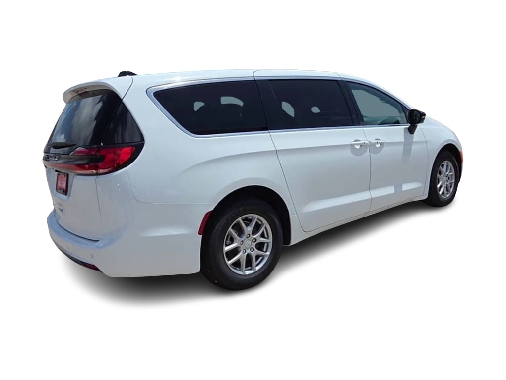 Thumbnail: 2027 Chrysler Pacifica - 19