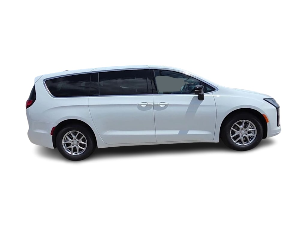 Thumbnail: 2027 Chrysler Pacifica - 20