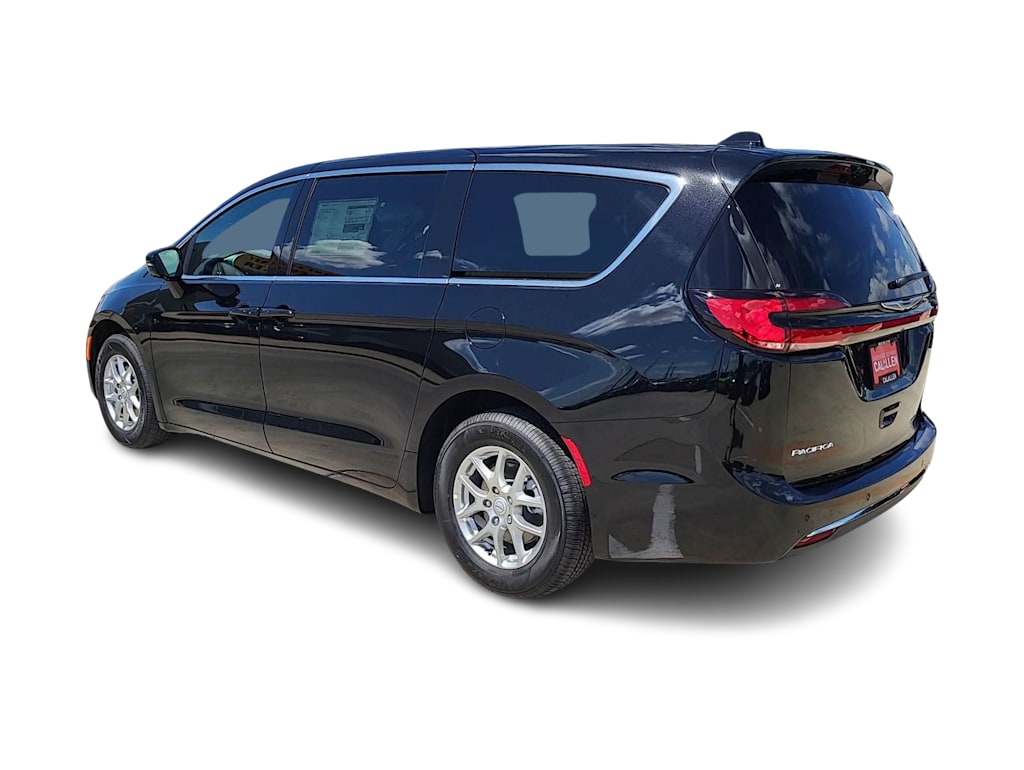Thumbnail: 2026 Chrysler Pacifica - 4
