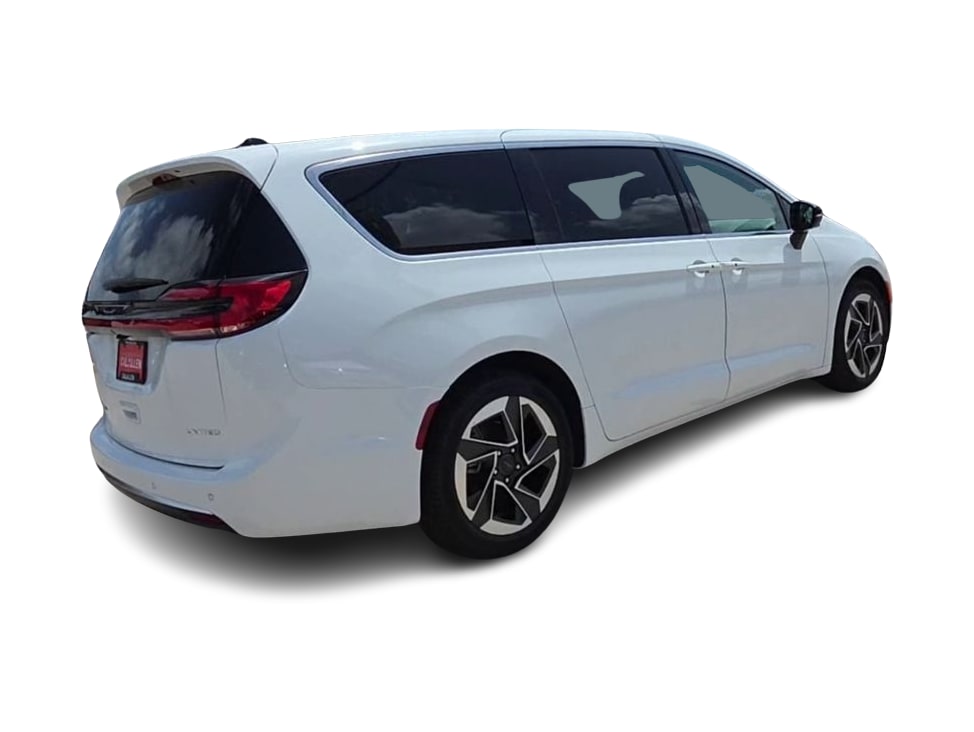 Thumbnail: 2027 Chrysler Pacifica - 19