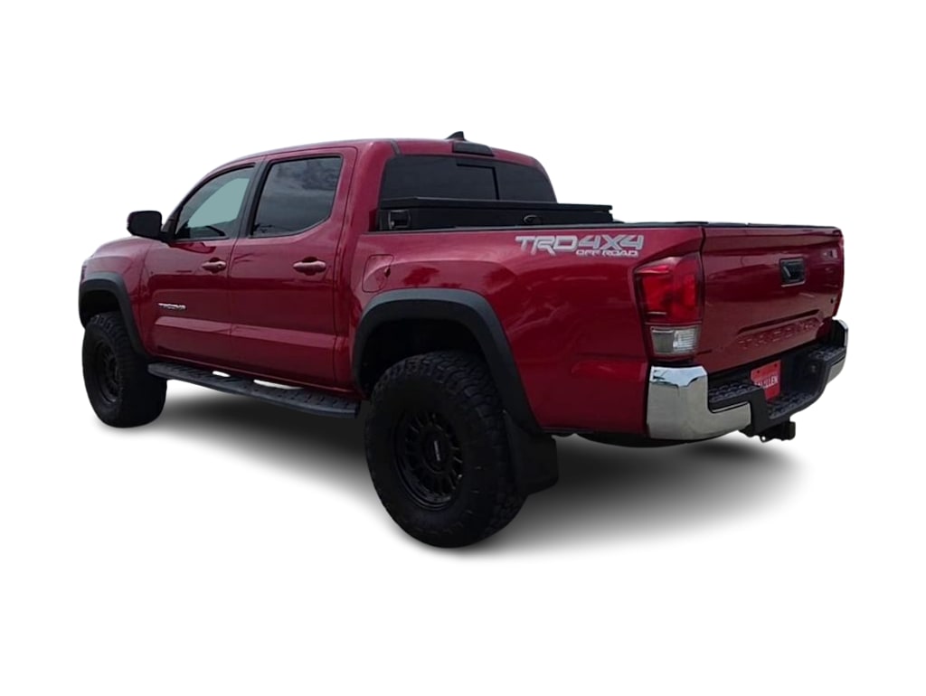 Thumbnail: 2017 Toyota Tacoma - 4