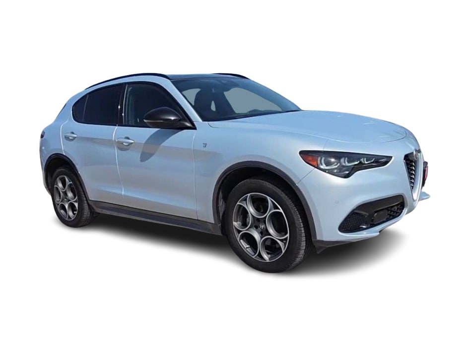 Thumbnail: 2024 Alfa Romeo Stelvio - 19