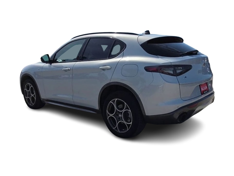 Thumbnail: 2024 Alfa Romeo Stelvio - 4