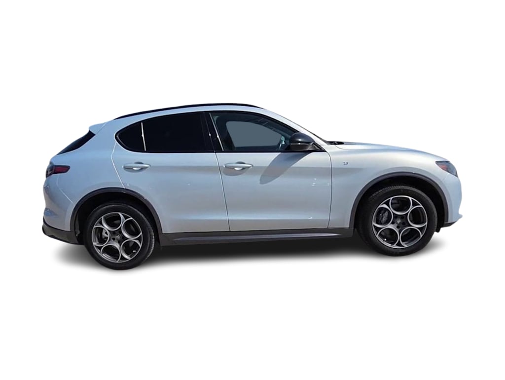 Thumbnail: 2024 Alfa Romeo Stelvio - 22