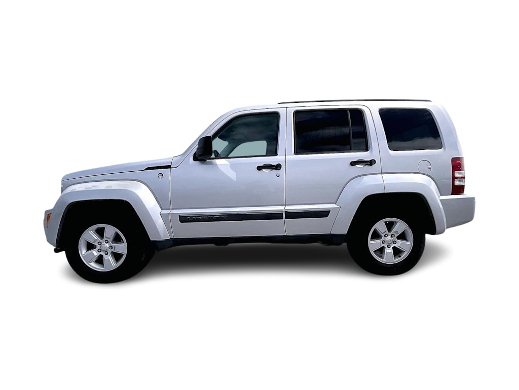 Thumbnail: 2012 Jeep Liberty - 3