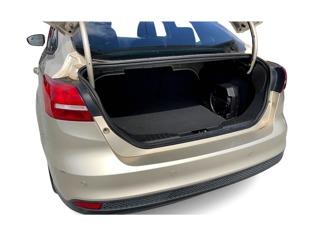 Thumbnail: 2017 Ford Focus - 18