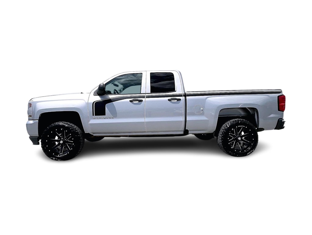 Thumbnail: 2018 Chevrolet Silverado 1500 - 3
