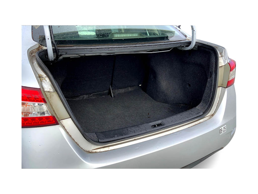 Thumbnail: 2015 Nissan Sentra - 18