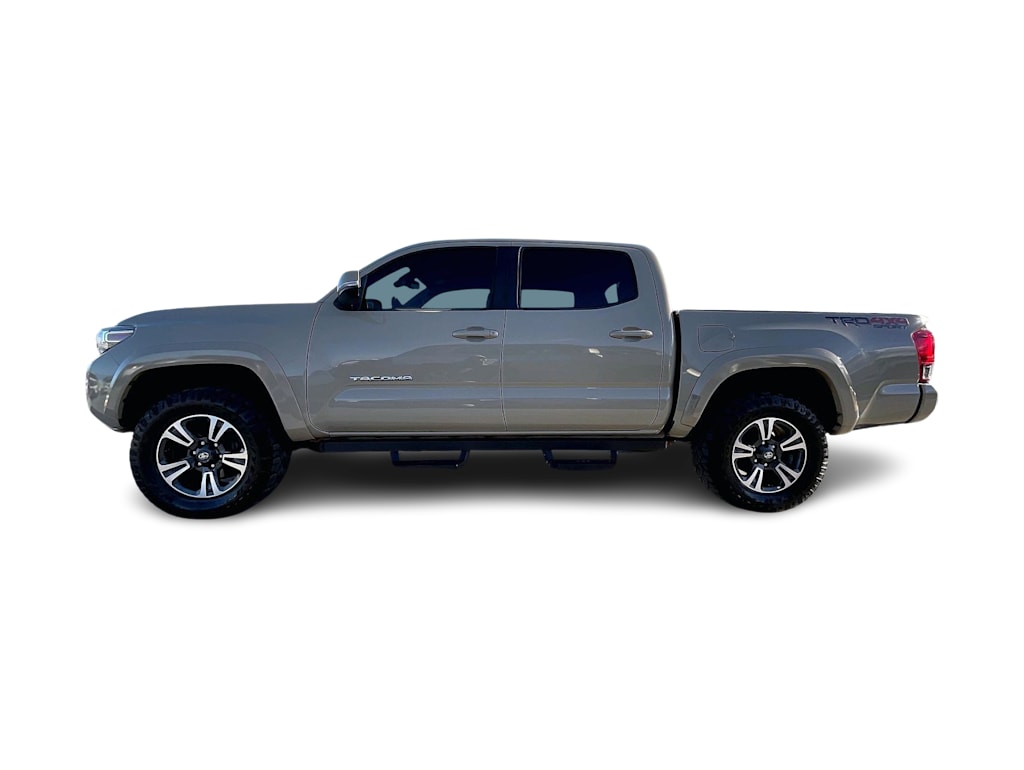 Thumbnail: 2019 Toyota Tacoma - 3