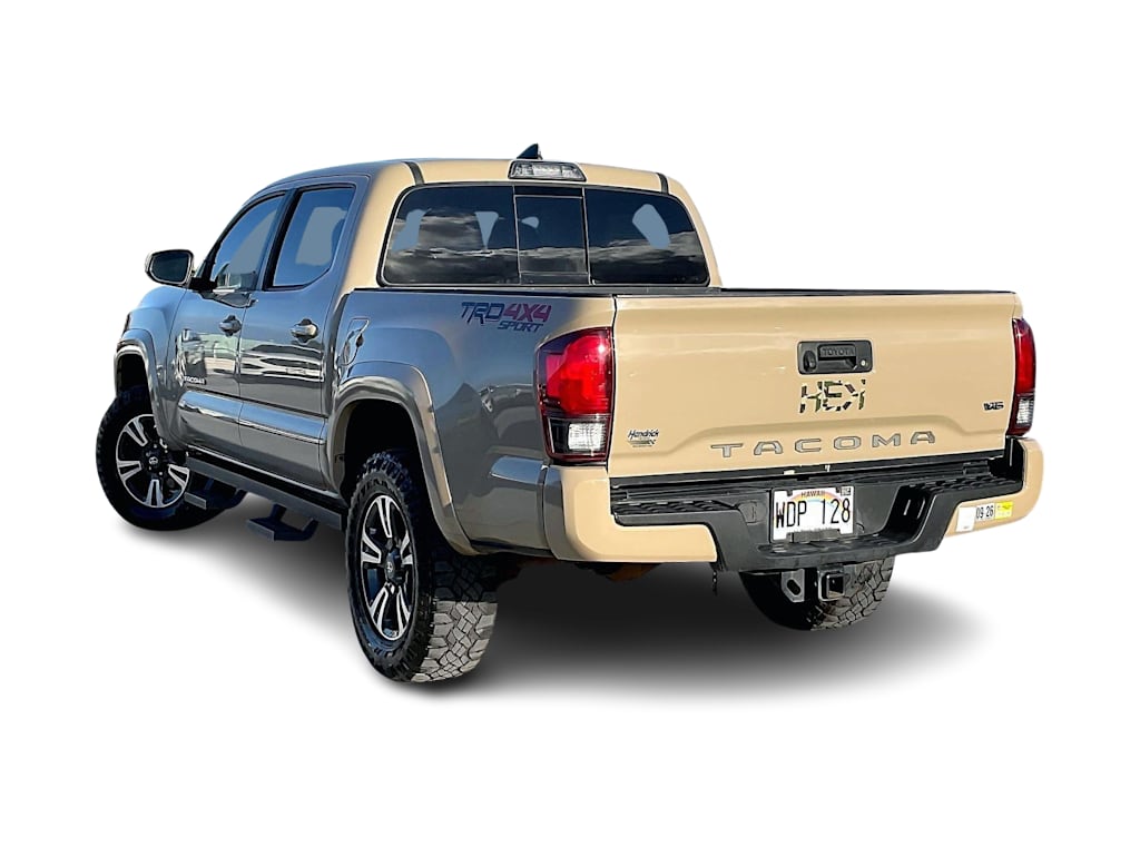 Thumbnail: 2019 Toyota Tacoma - 4