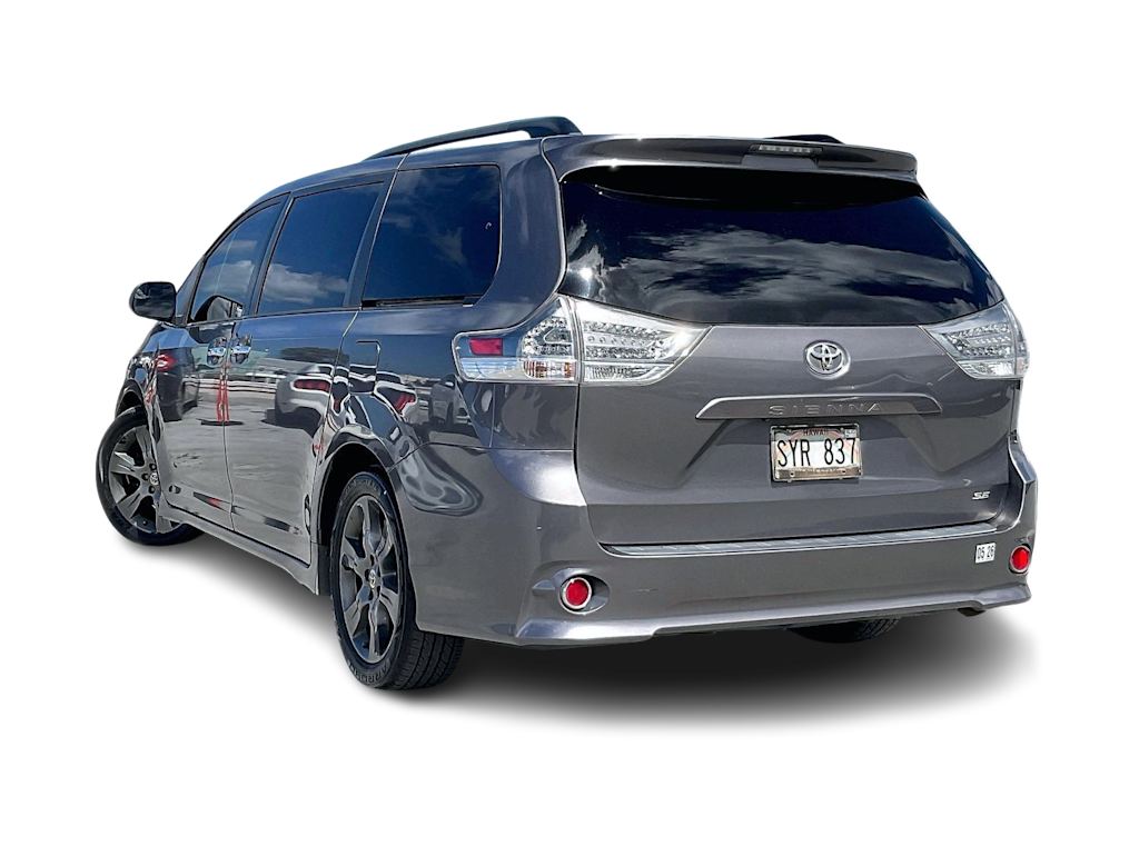 Thumbnail: 2016 Toyota Sienna - 4