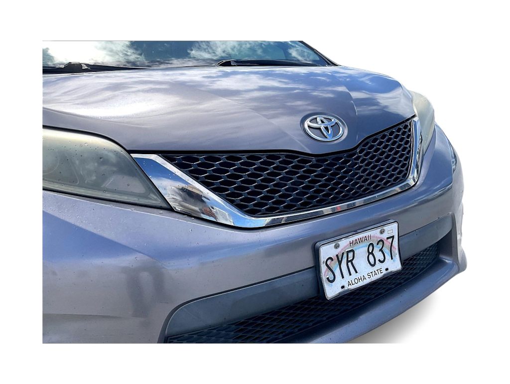 Thumbnail: 2016 Toyota Sienna - 33