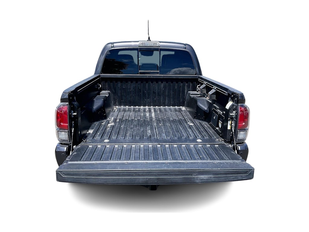 Thumbnail: 2020 Toyota Tacoma - 18