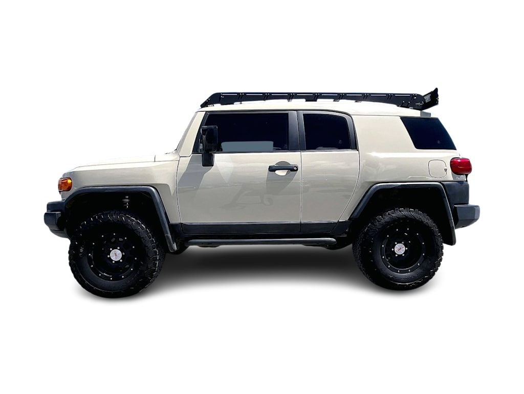 Thumbnail: 2010 Toyota FJ Cruiser - 3