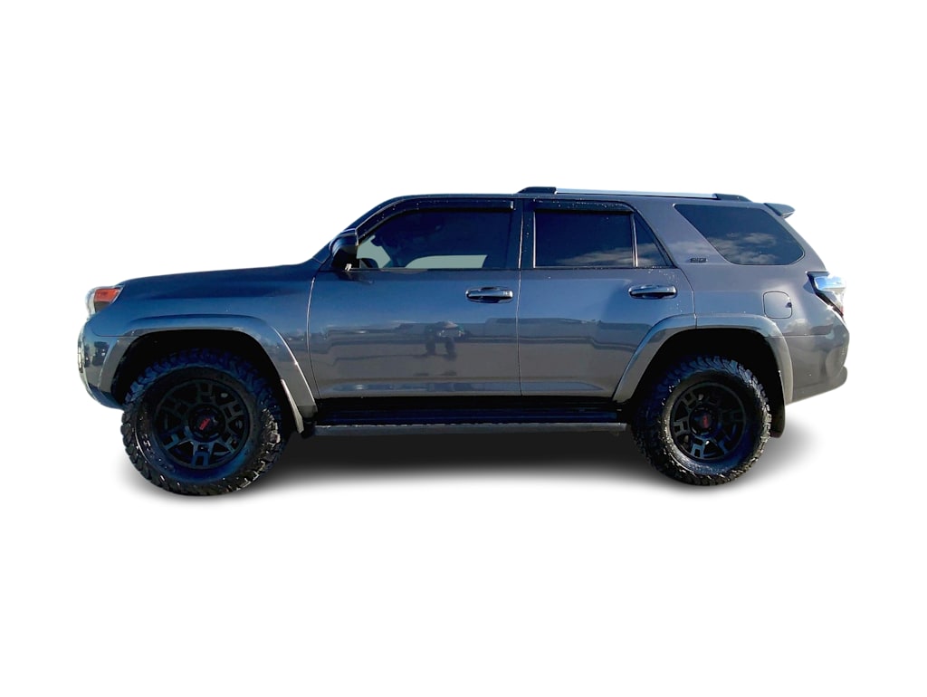 2021 Toyota 4Runner SR5 3