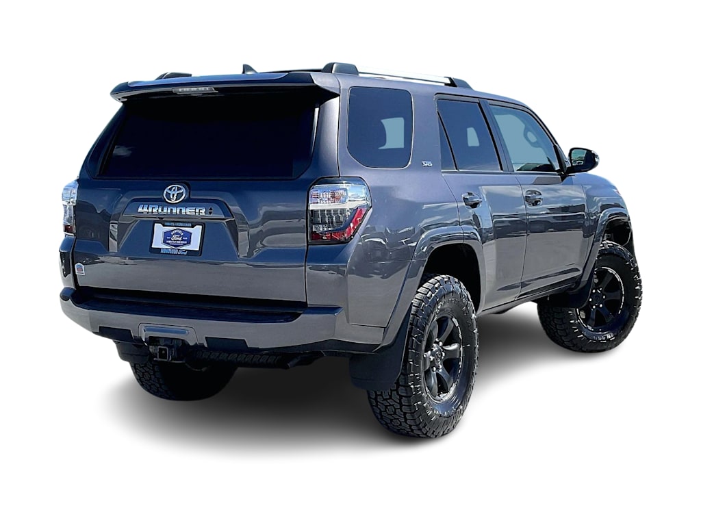Thumbnail: 2021 Toyota 4Runner - 23