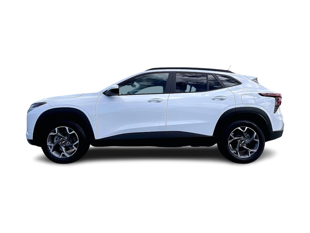 Thumbnail: 2025 Chevrolet Trax - 3