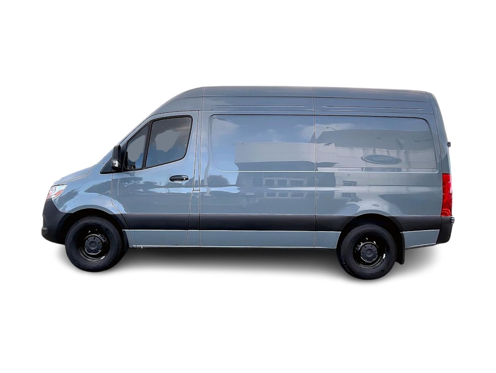 Thumbnail: 2024 Mercedes-Benz Sprinter - 3